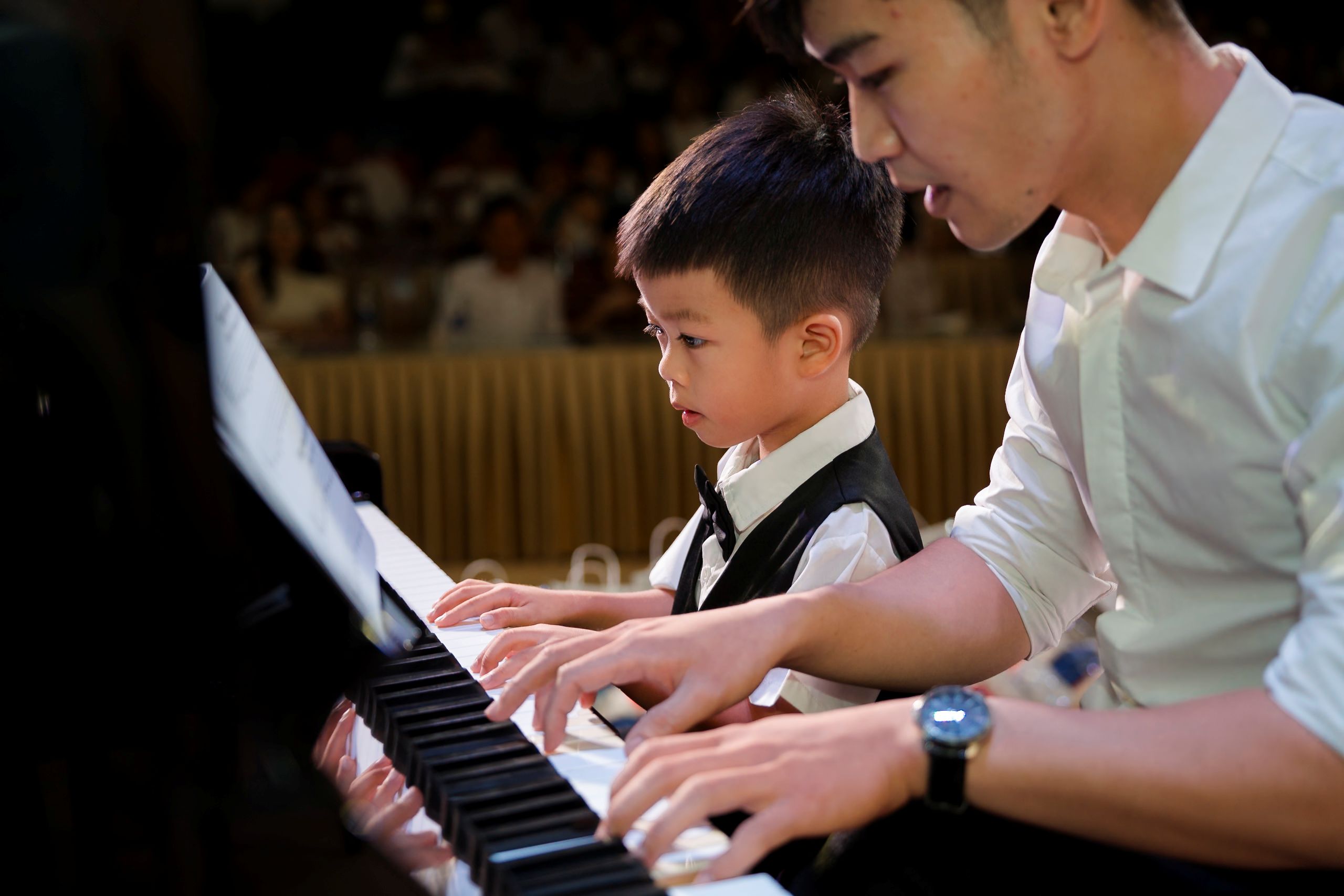 Khi cha mẹ học nhạc cùng con – Hành trình kết nối đầy yêu thương