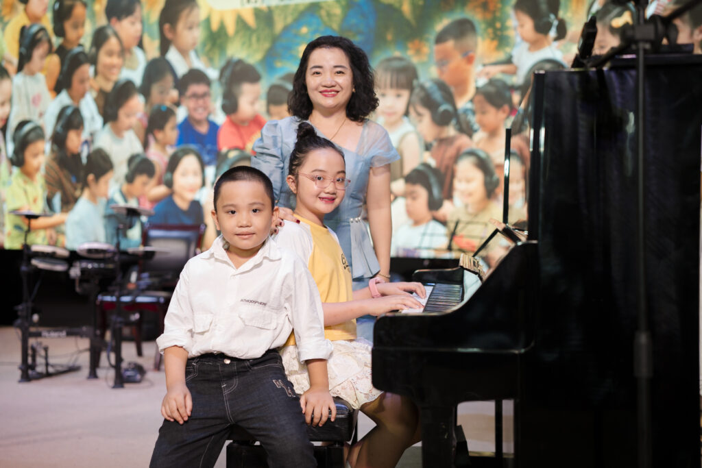 Khi cha mẹ học nhạc cùng con – Hành trình kết nối đầy yêu thương 