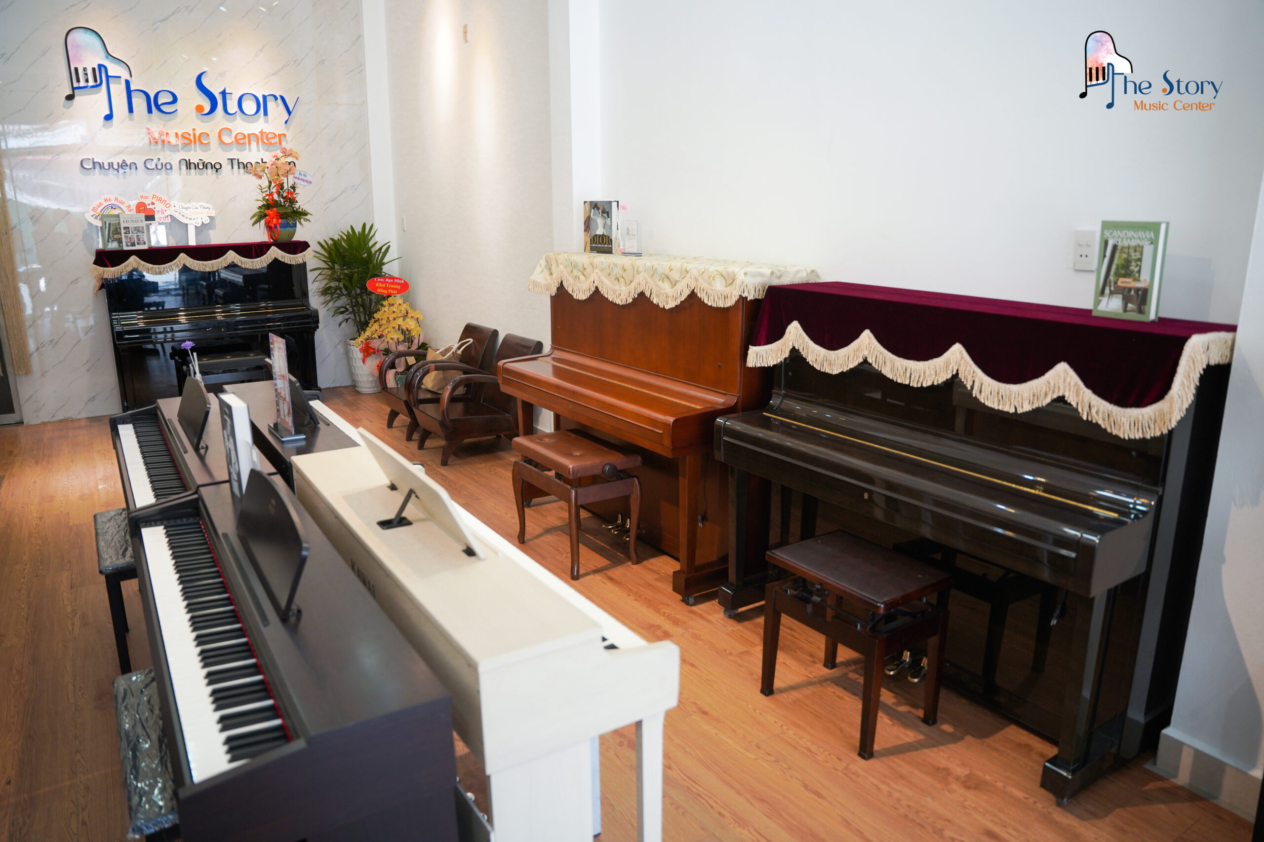 Đây là lúc bạn cần bảo dưỡng piano tổng thể hoặc gọi kỹ thuật viên sửa đàn piano tại nhà để xử lý sớm, tránh hư hại nặng hơn.